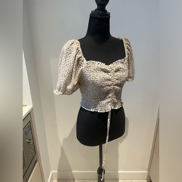 Cropped Rouched Top Size 6 - Picture 2 of 8